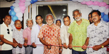 রাষ্ট্রীয় কোন আইন,বিধি বা নীতিমালার ভিত্তিতে জীবন সদস্যের ছবিতে লালবৃত্ত ?