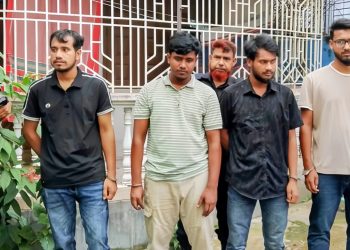 যশোরে এসআরবি-৬’র অভিযানে ভুয়া আইডি কার্ড তৈরির সরঞ্জামসহ গ্রেপ্তার ৪