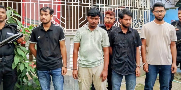 যশোরে এসআরবি-৬’র অভিযানে ভুয়া আইডি কার্ড তৈরির সরঞ্জামসহ গ্রেপ্তার ৪